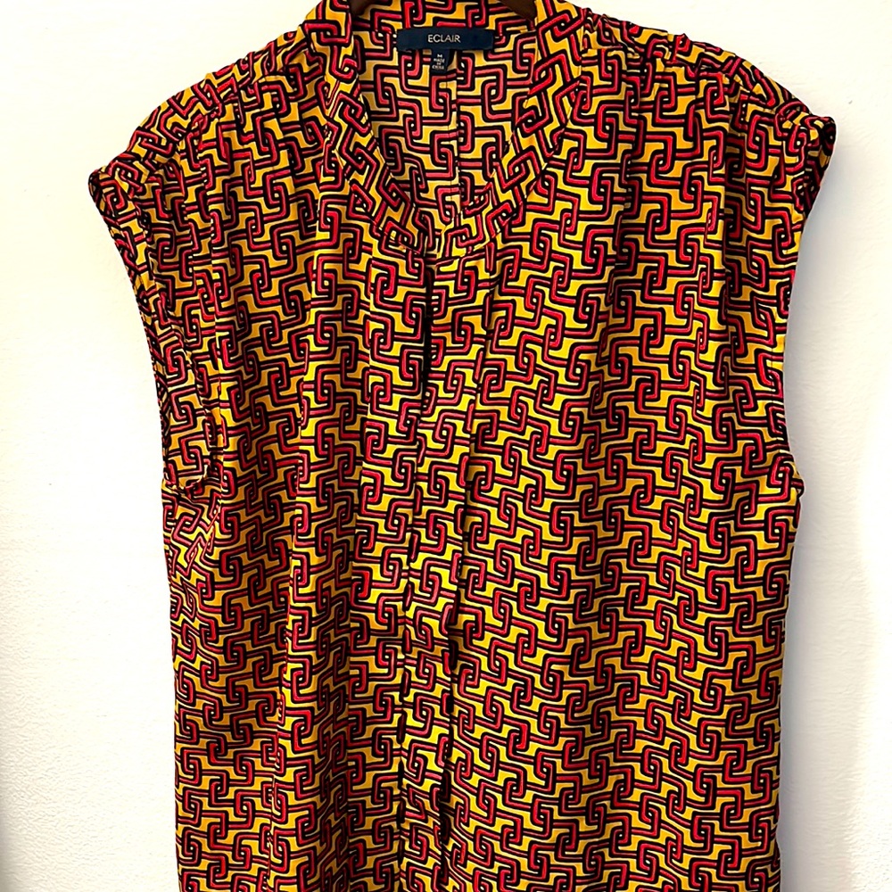 Printed top for office or business wear